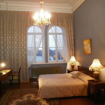 Birinu Pils Hotel Birini Ngoại thất bức ảnh
