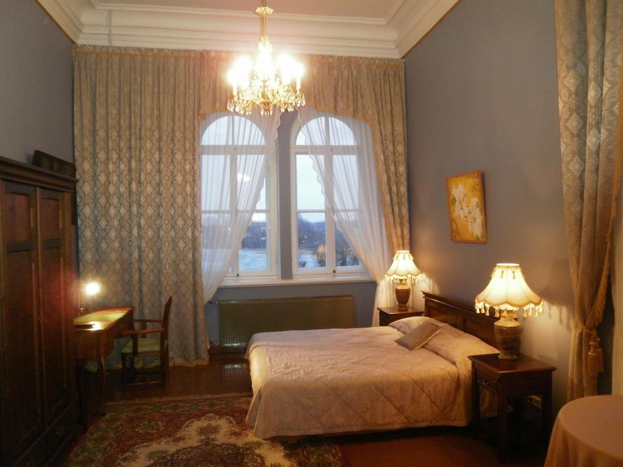 Birinu Pils Hotel Birini Ngoại thất bức ảnh