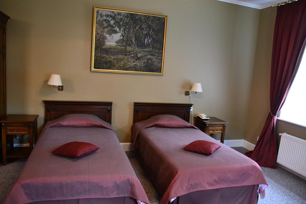 Birinu Pils Hotel Birini Phòng bức ảnh