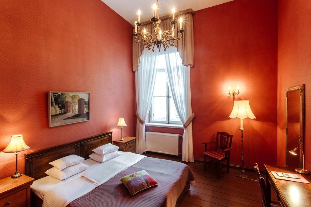 Birinu Pils Hotel Birini Phòng bức ảnh
