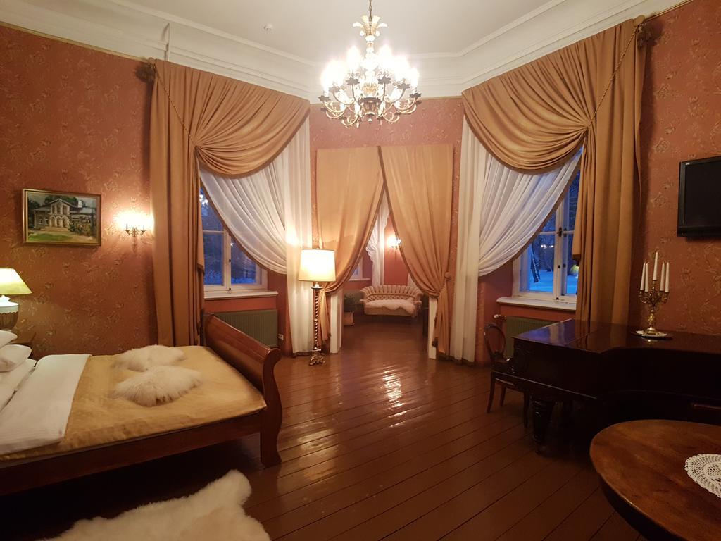 Birinu Pils Hotel Birini Ngoại thất bức ảnh