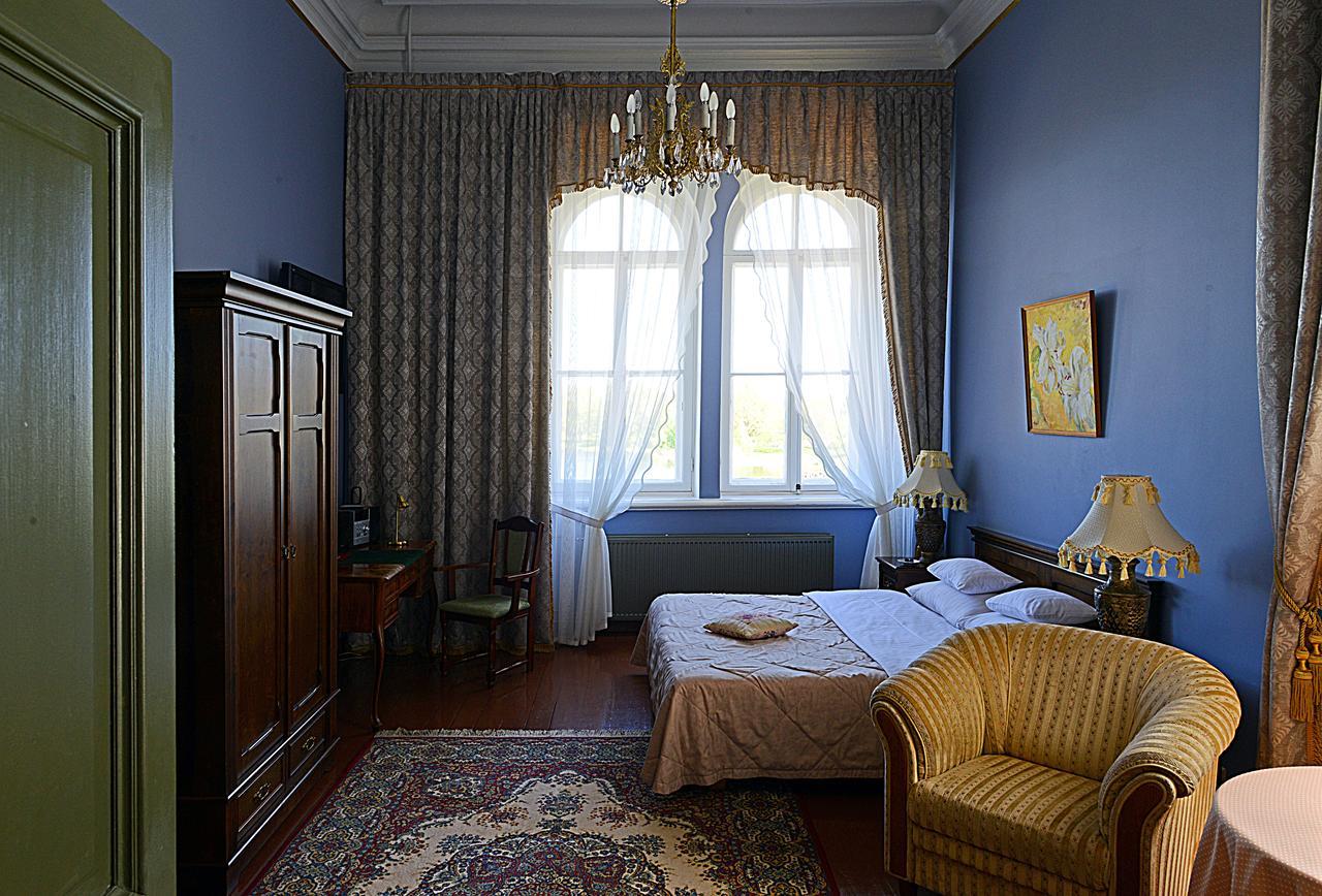 Birinu Pils Hotel Birini Ngoại thất bức ảnh