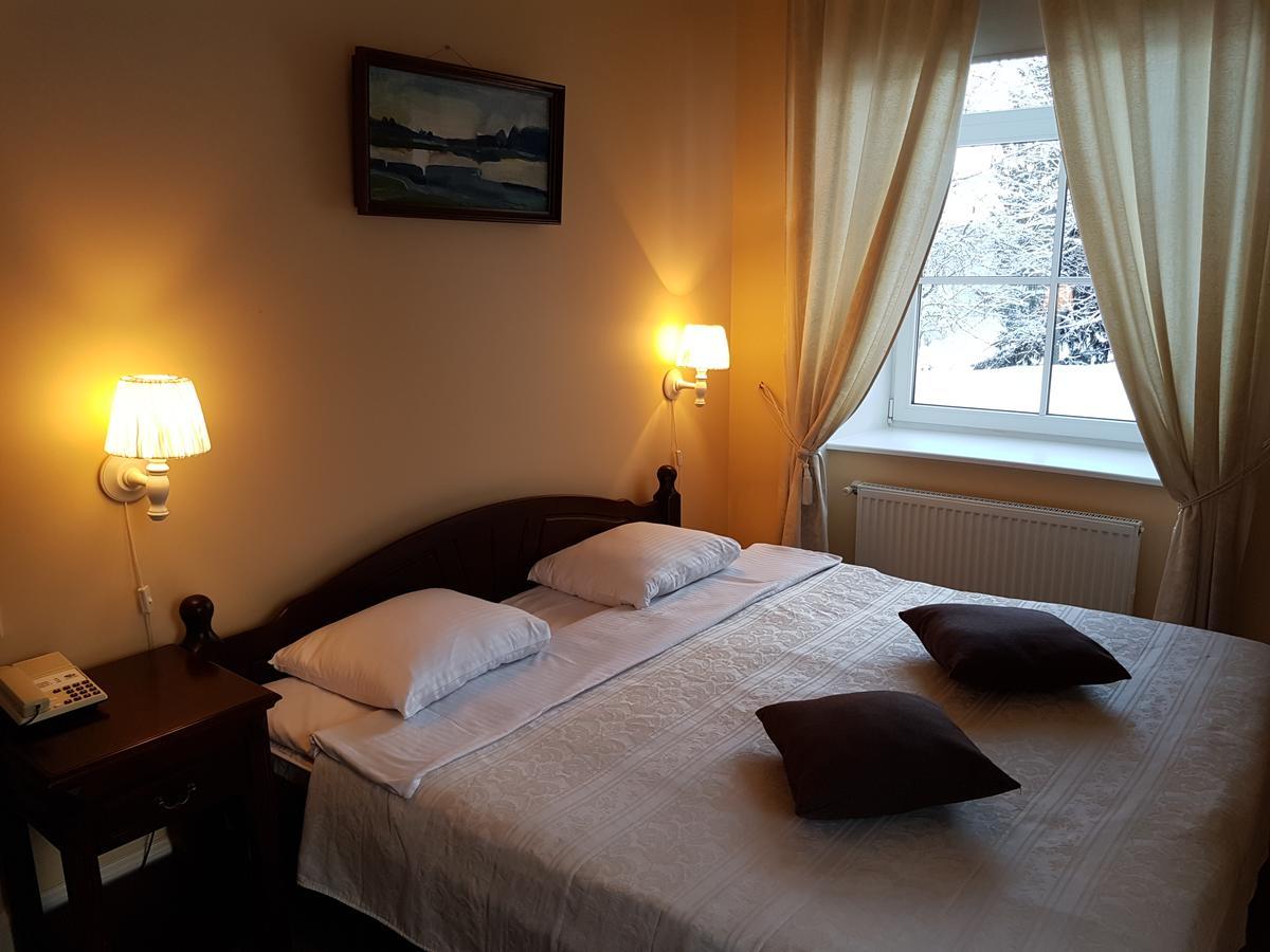 Birinu Pils Hotel Birini Ngoại thất bức ảnh